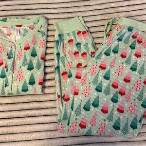 Women's Festive Tree Pattern Pajama Set
